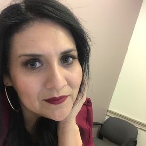 Meet your Posher, Elisaura